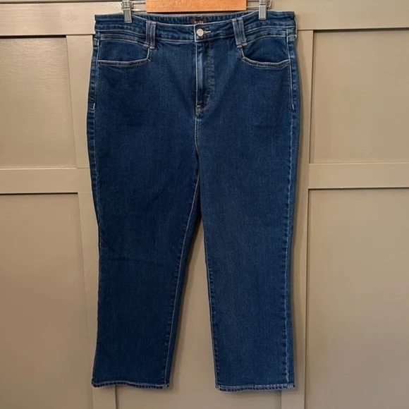NYDJ Relaxed Straight Leg Jeans in Waterfall Wash Lift Tuck Technology Size 16P - Picture 1 of 9